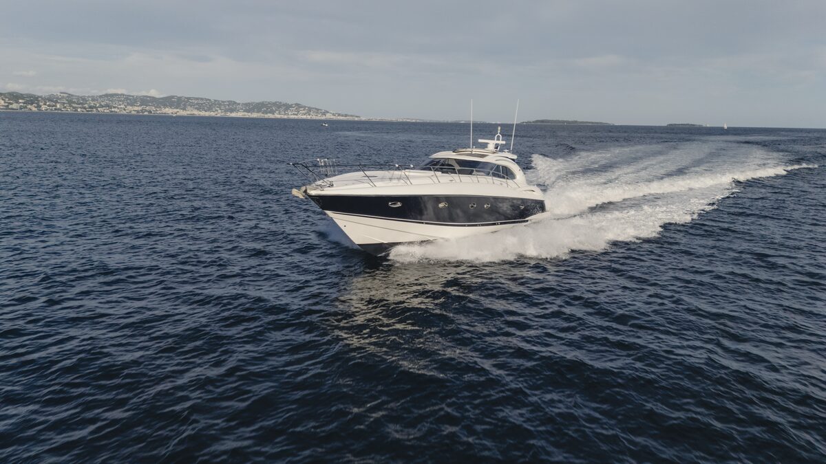 Me I Want luxury yacht cruising through Caribbean seas