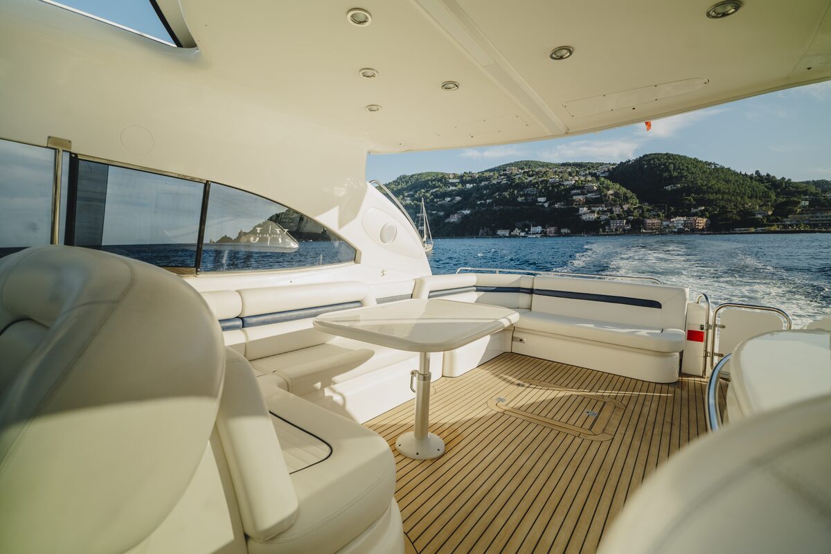 Aft deck and swimming platform of Me I Want yacht